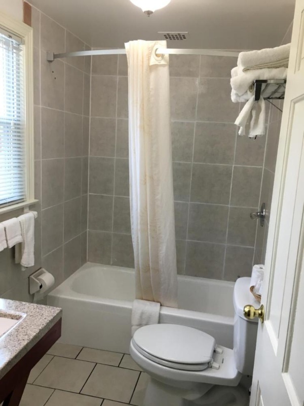 colony motel Jamestown image 14