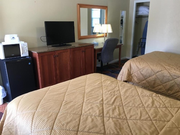 colony motel Jamestown image 20