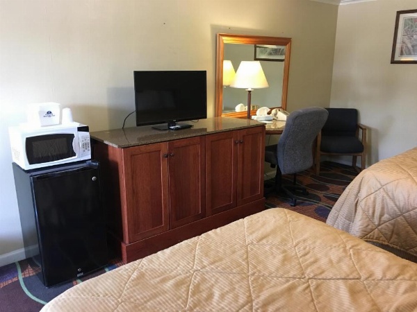 colony motel Jamestown image 23