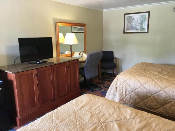 colony motel Jamestown image 25